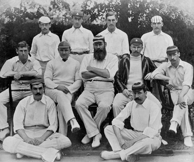 Das Gentlemen-Team aus dem Gentlemen-vs-Players-Match in Lords 1894, aus Berühmte Cricketspieler und Cricketplätze, veröffentlicht von Hudson und Kearns, 1895 von English Photographer